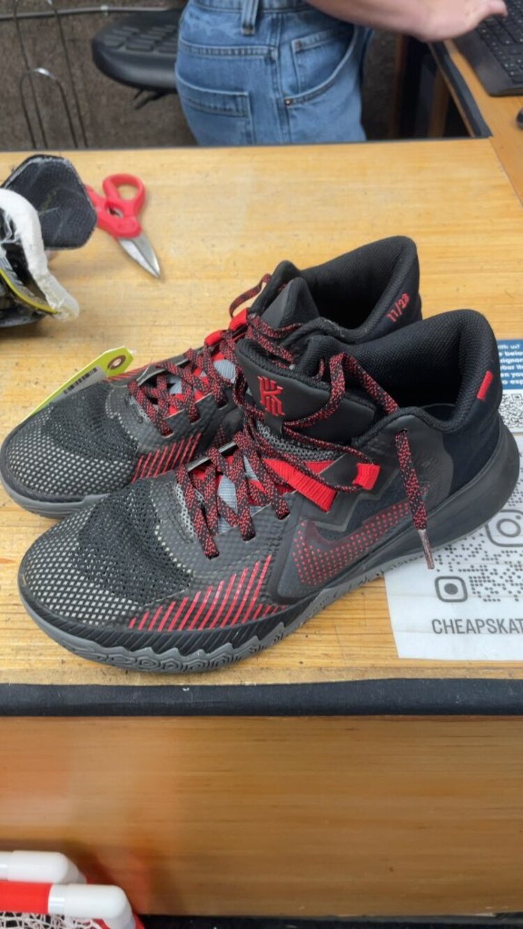 Nike Kyrie Flytrap Basketball Shoes - Red/Black - Size 11